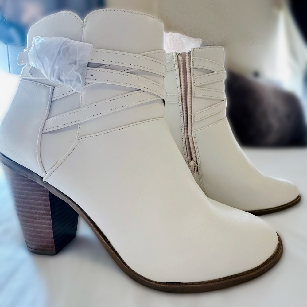 Ankle Books, Booties